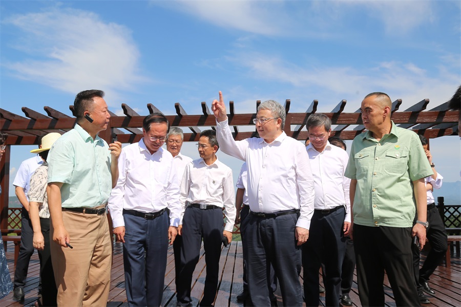 2024.06.23全國(guó)政協(xié)副主席、民盟中央常務(wù)副主席、中國(guó)科學(xué)院院士、清華大學(xué)副校長(zhǎng)王光謙蒞臨金徽股份視察.jpg